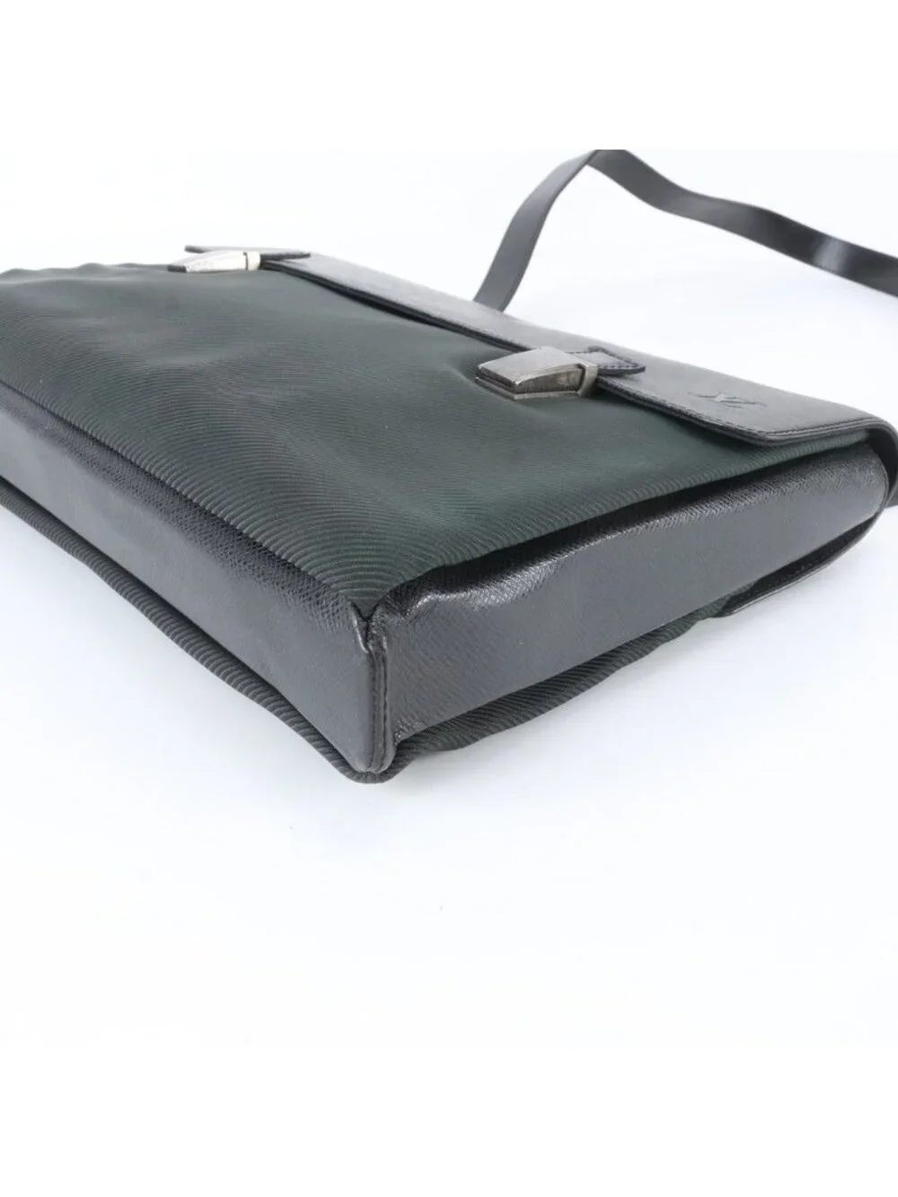 Louis Vuitton Taiga Saratov GM Leather Shoulder Bag Crossbody Messenger